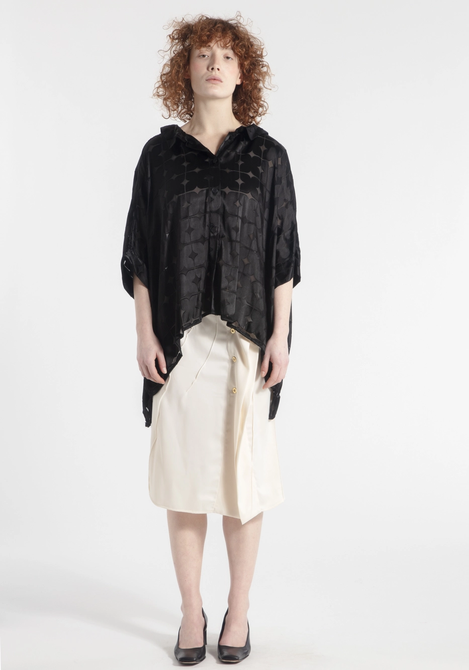 chemise-oversize-lumi-fluide-manche-3/4-transparent-noir-createur-japonais-face