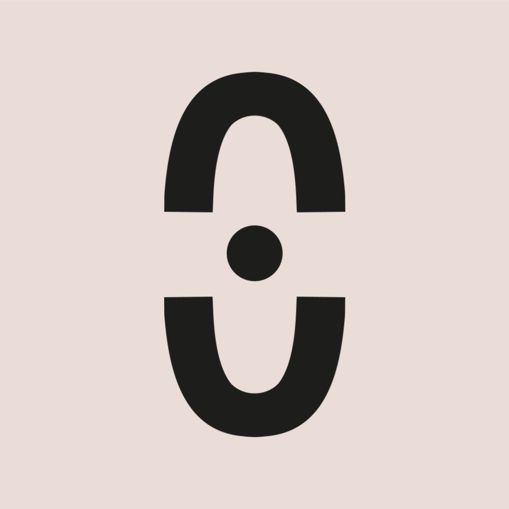 logo-symbole-pictogramme-creme-noir-okada-paris