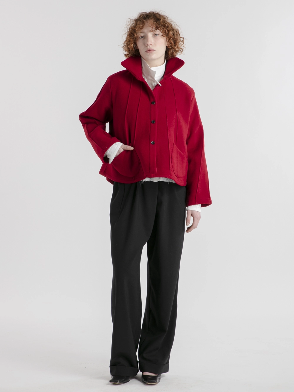 veste-unisex-shizuka-createur-japonais-laine-vierge-rouge-face