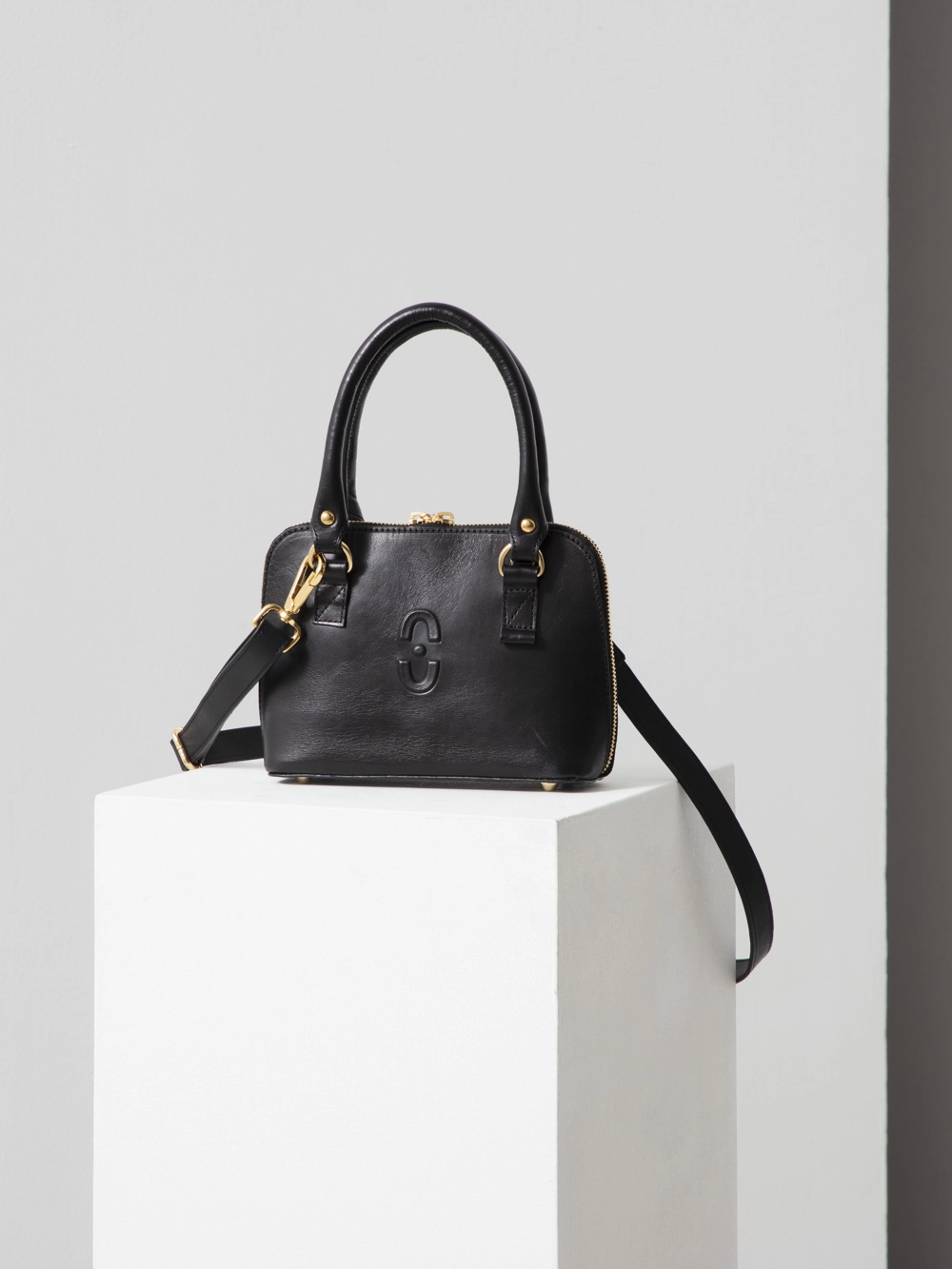 petit-sac-shibuya-cuir-lisse-createur-japonais-face