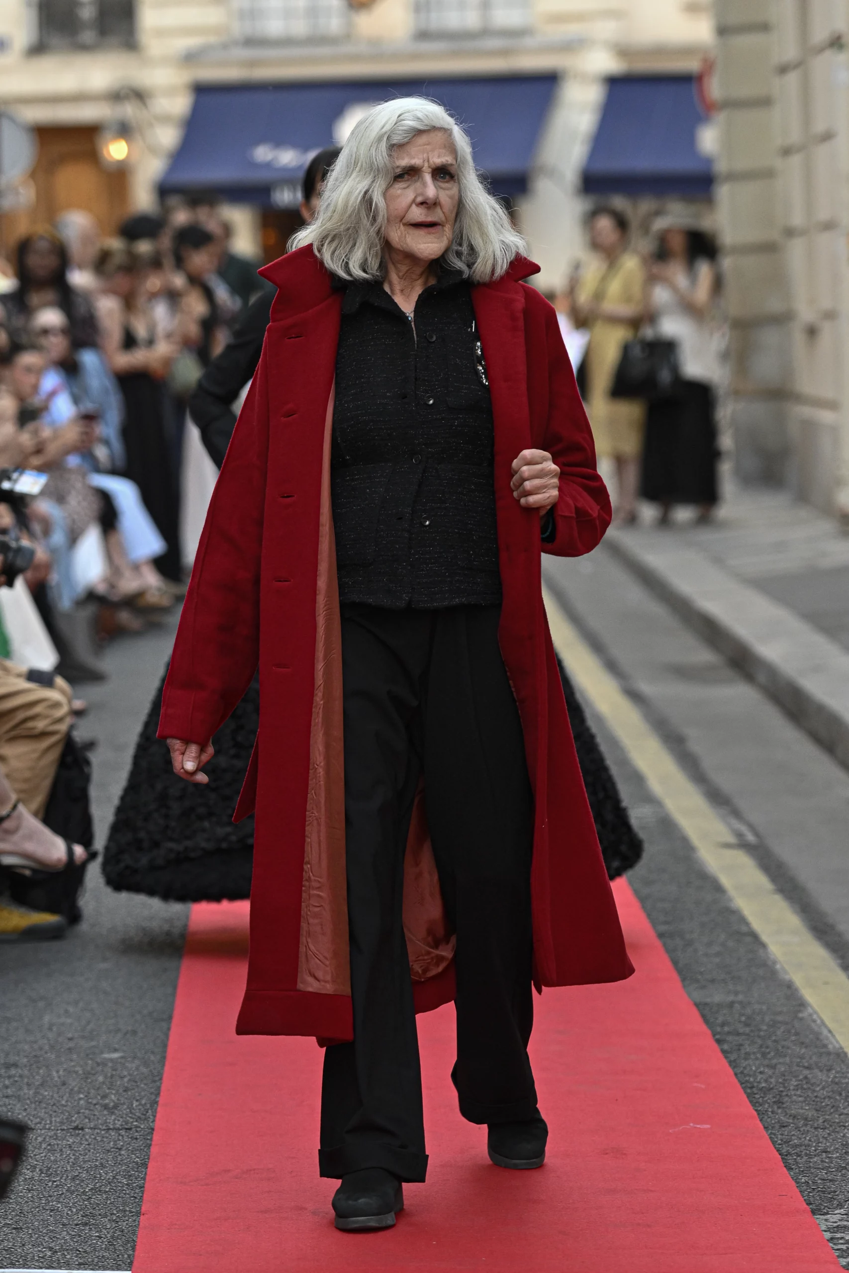 defile-fw25-tokyo-vibrant-createur-japonais-okada-paris