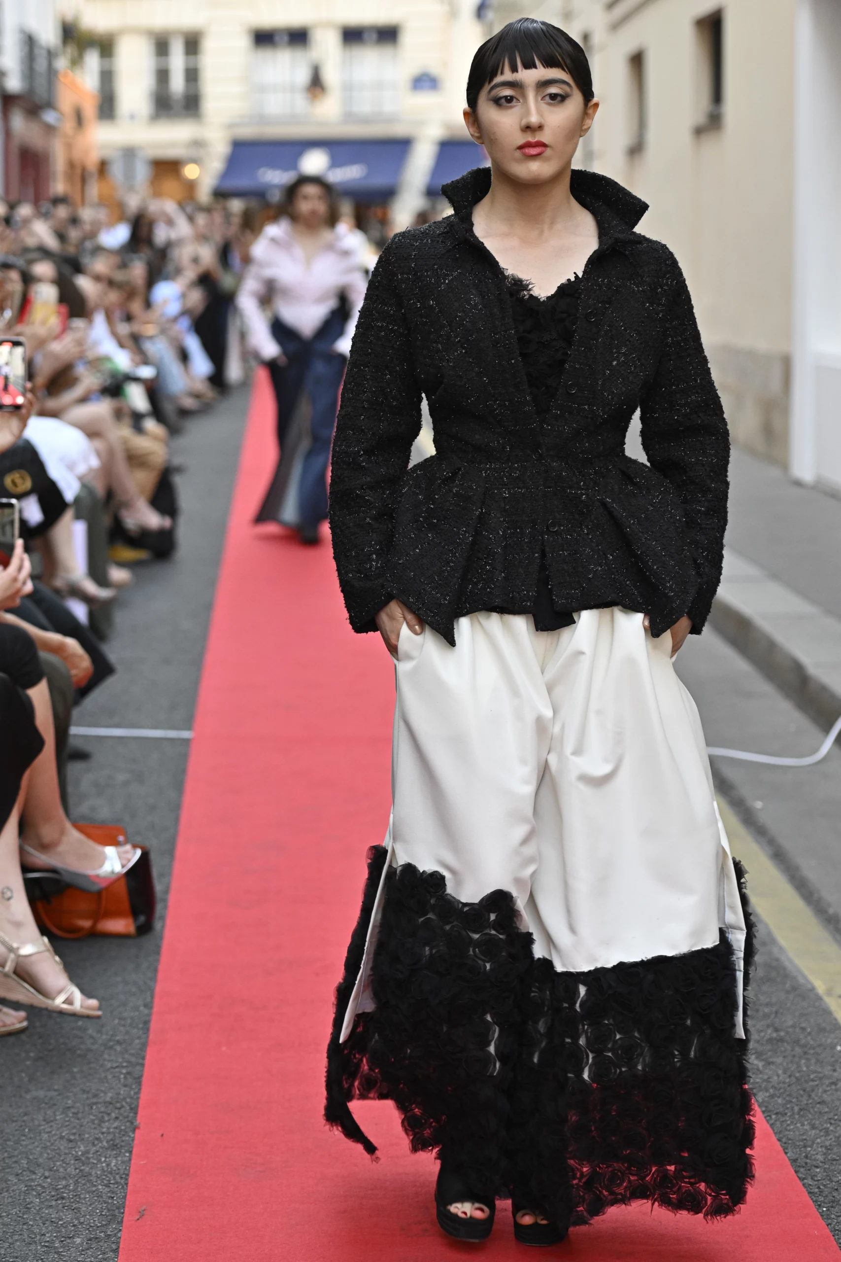 defile-fw25-tokyo-vibrant-createur-japonais-okada-paris