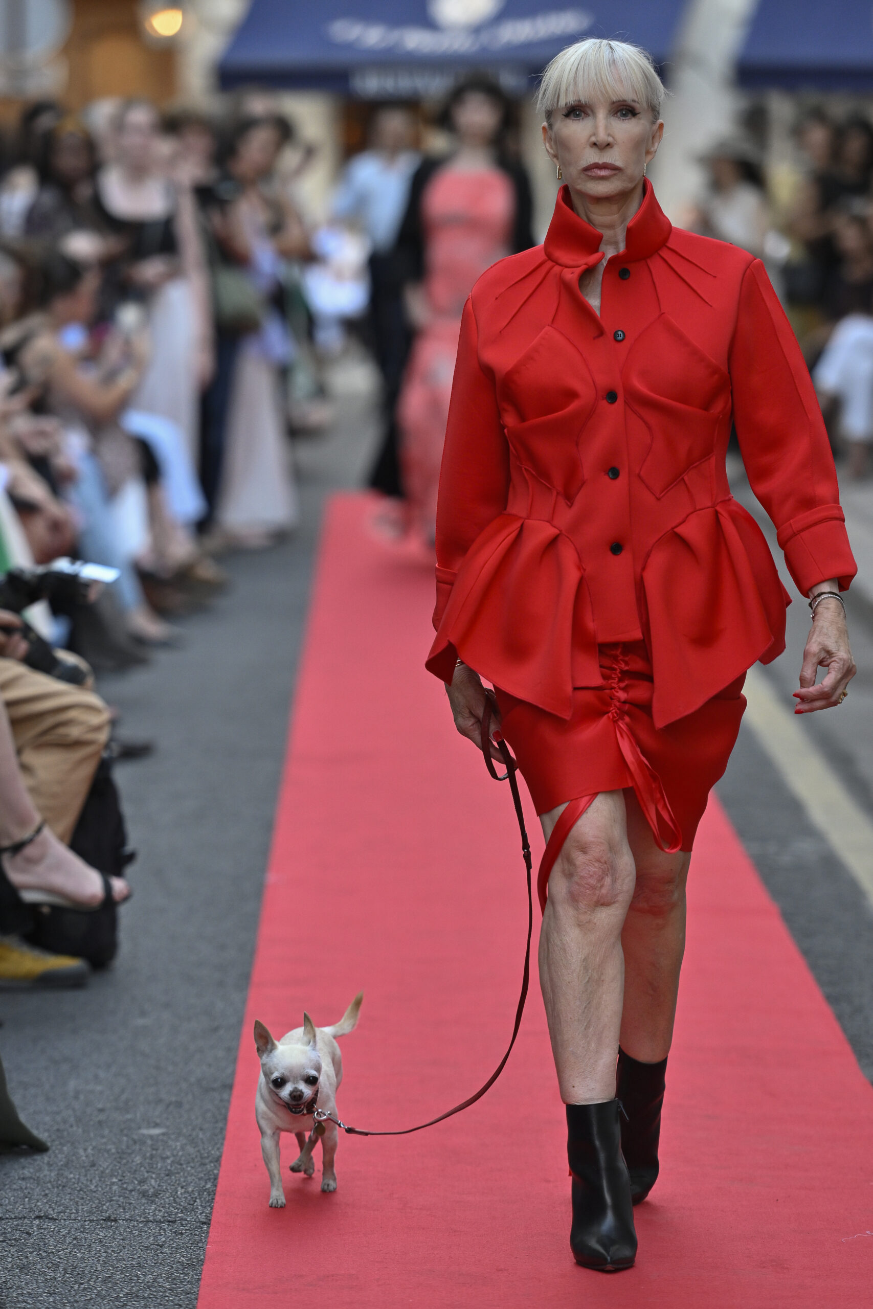 defile-fw25-tokyo-vibrant-createur-japonais-okada-paris