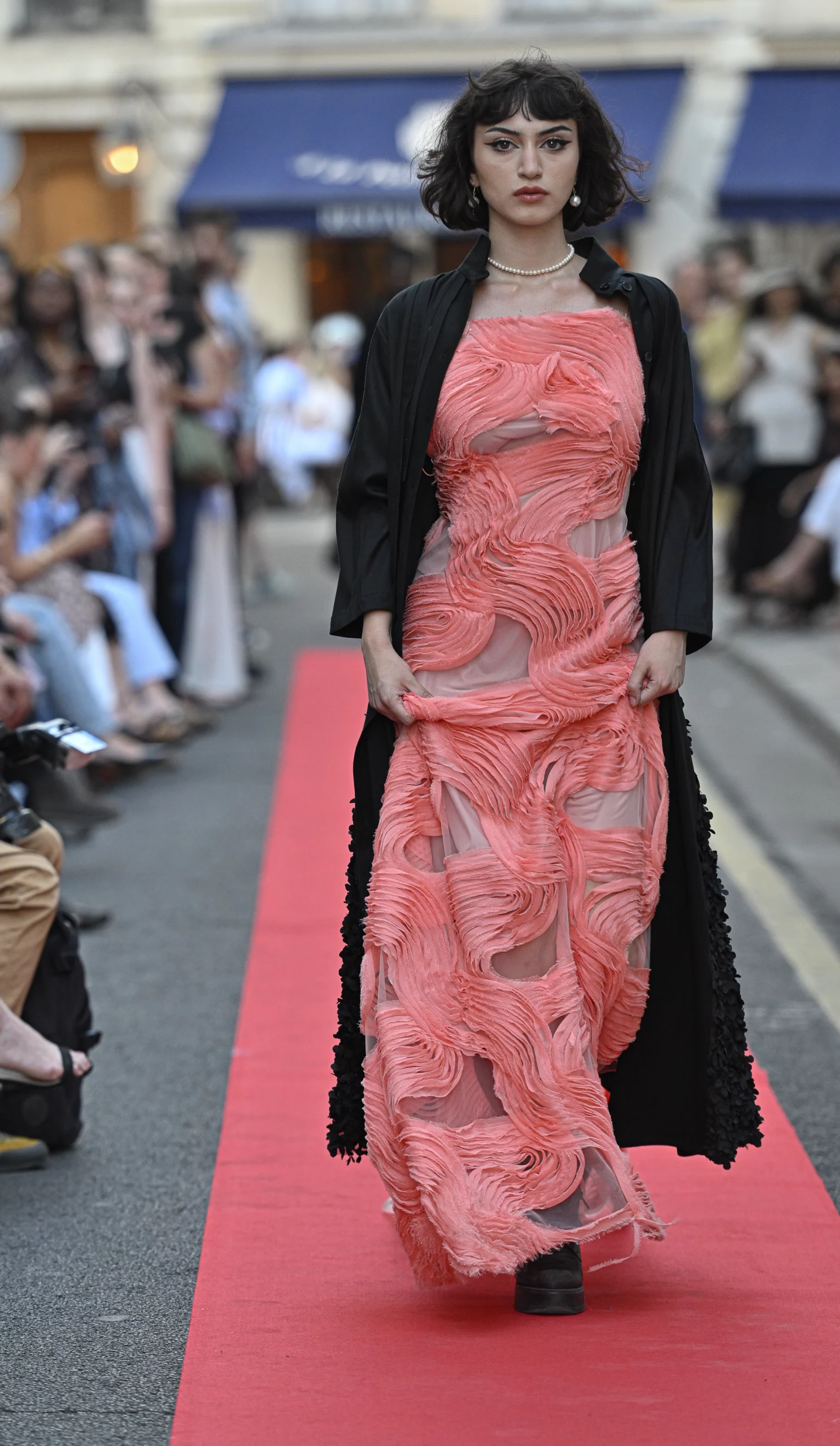 defile-fw25-tokyo-vibrant-createur-japonais-okada-paris