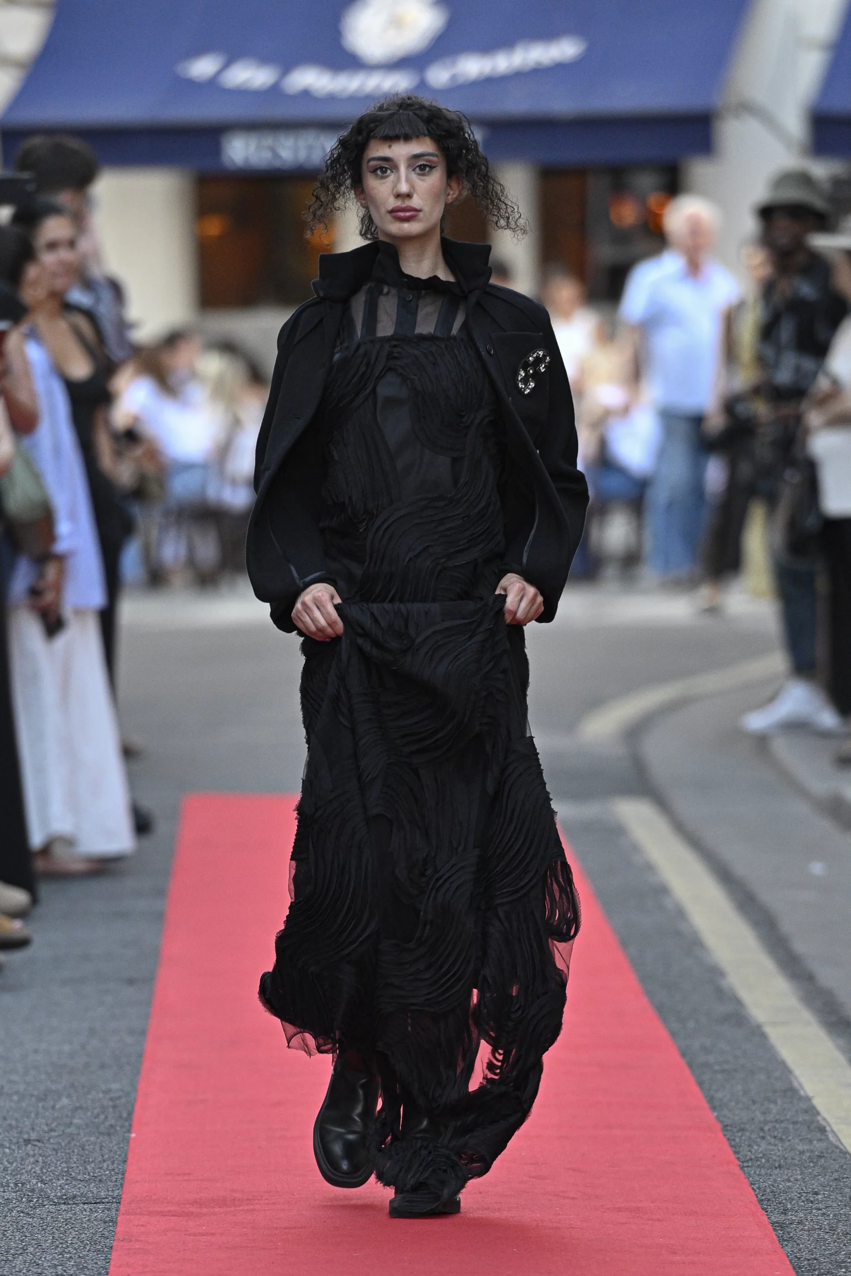 defile-fw25-tokyo-vibrant-createur-japonais-okada-paris