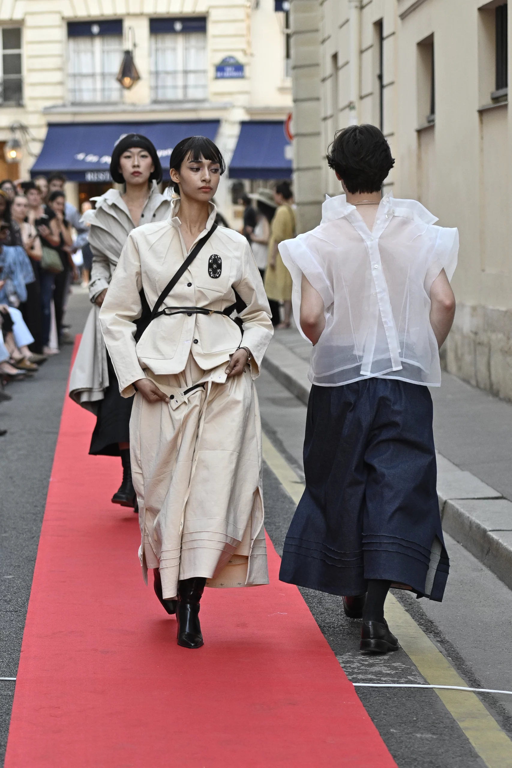 defile-fw25-tokyo-vibrant-createur-japonais-okada-paris