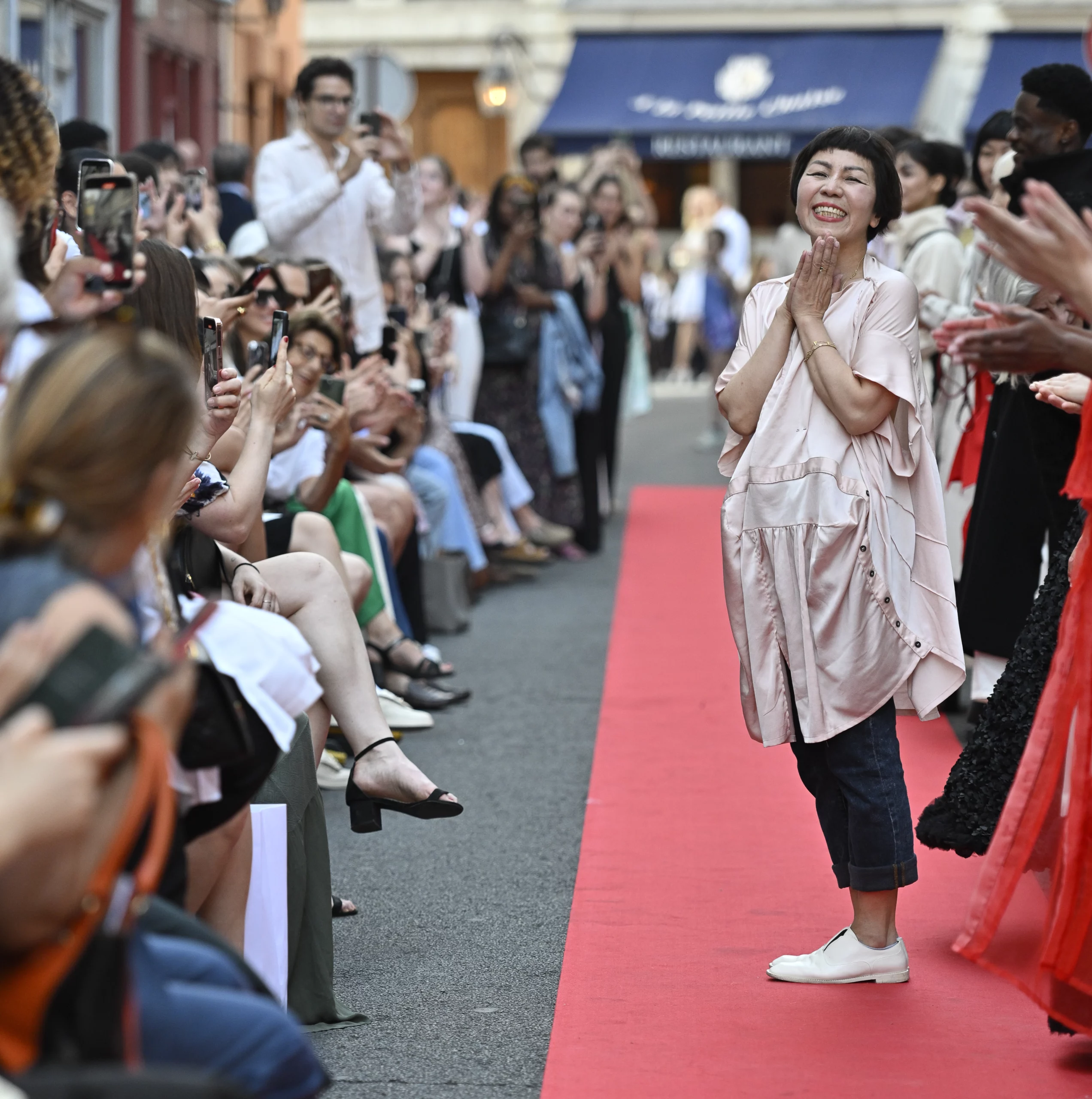 defile-fw25-tokyo-vibrant-createur-japonais-okada-paris