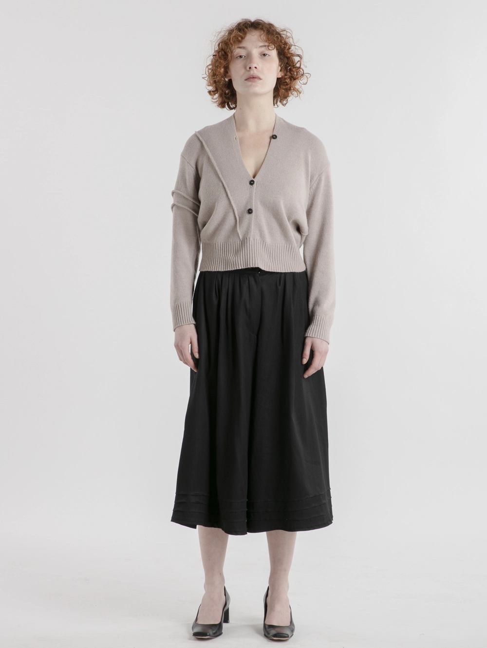 pull-femme-luiko-createur-japonais-laine-vierge-cachemire-beige-face