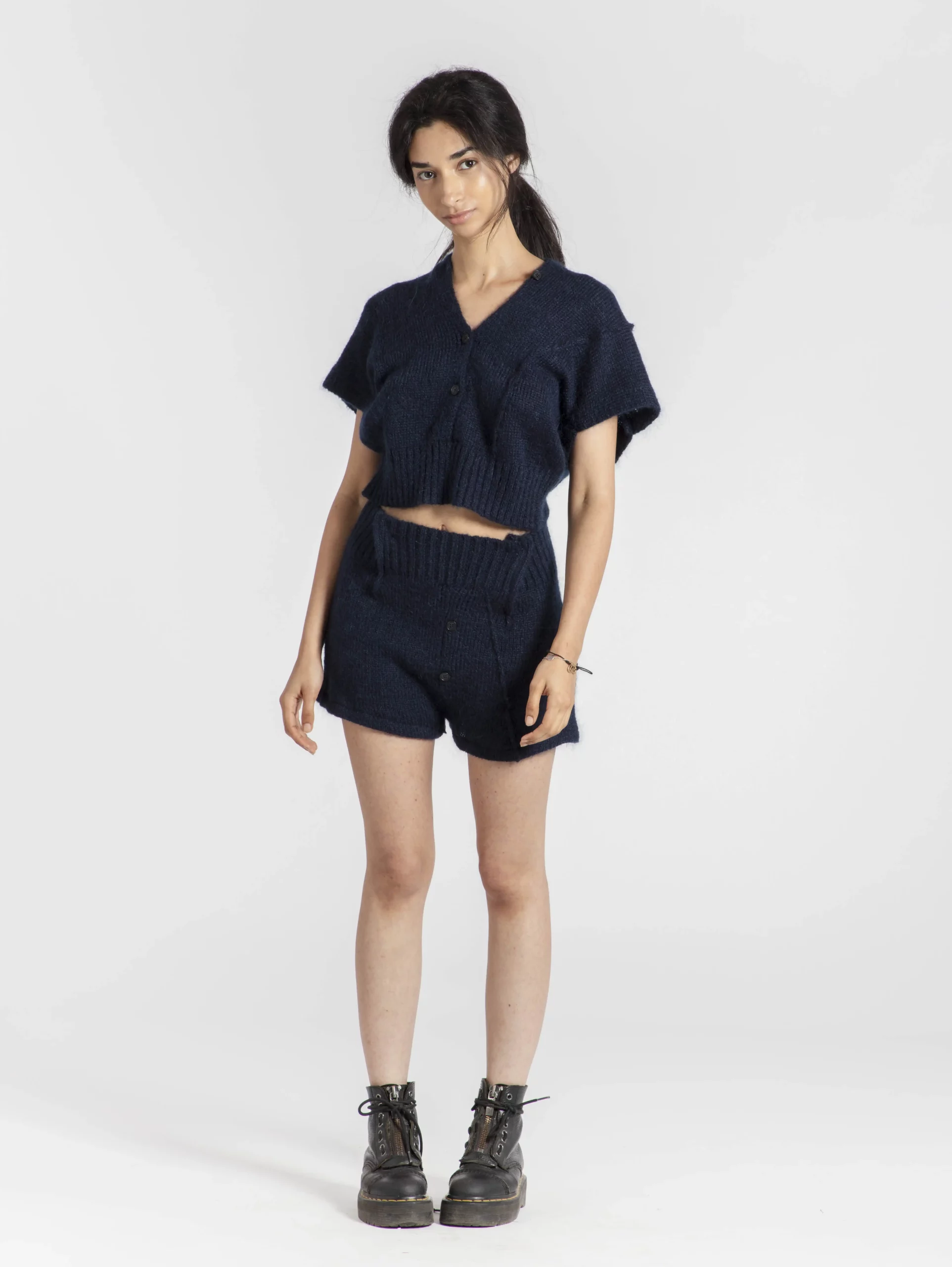 pantalon-short-femme-tsuki-createur-japonais-mohair-bleu-marine-face