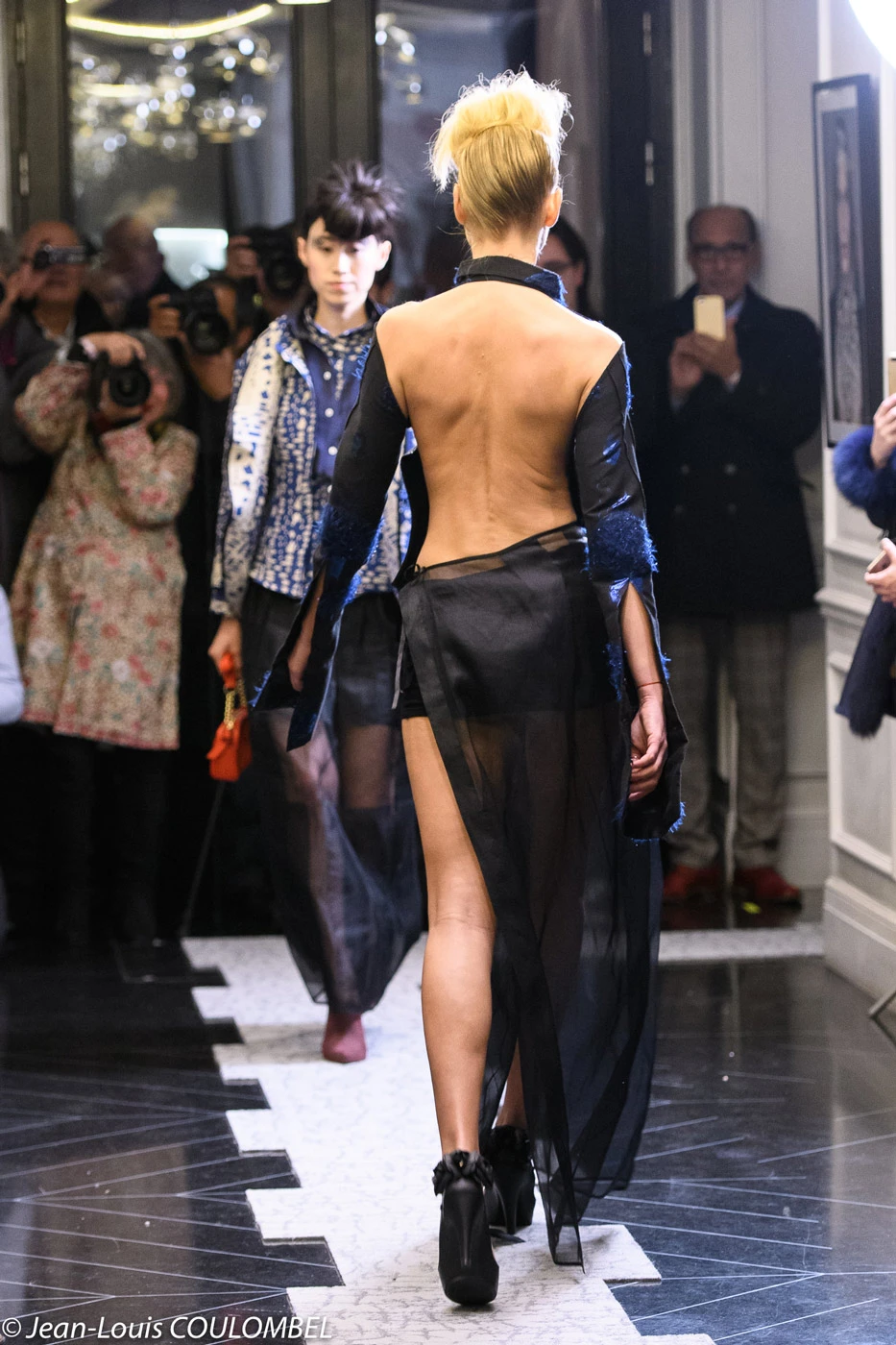 robe dos nu createur franco japonais fashion week 2018 paris