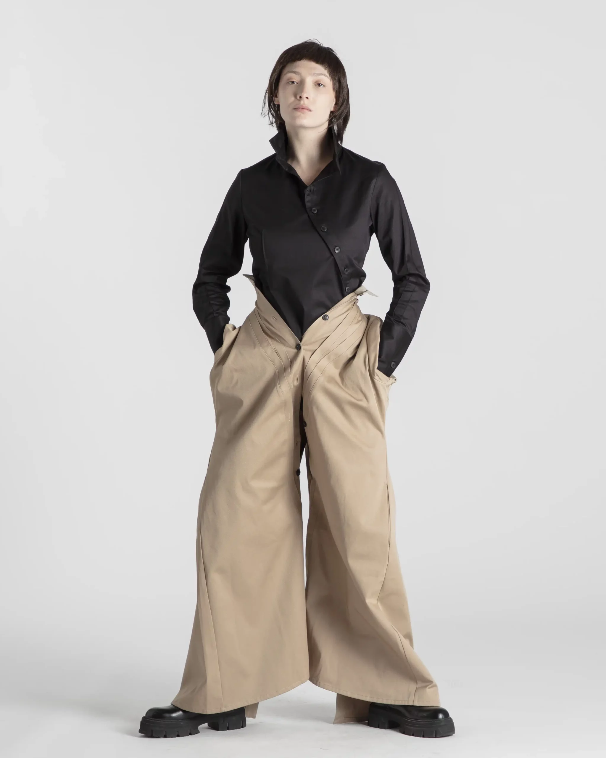 pantalon-femme-mono-gabardine-beige-createur-japonais